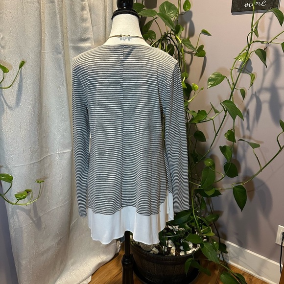 Doe & Rae Gray and White Striped Blouse - Picture 2 of 9